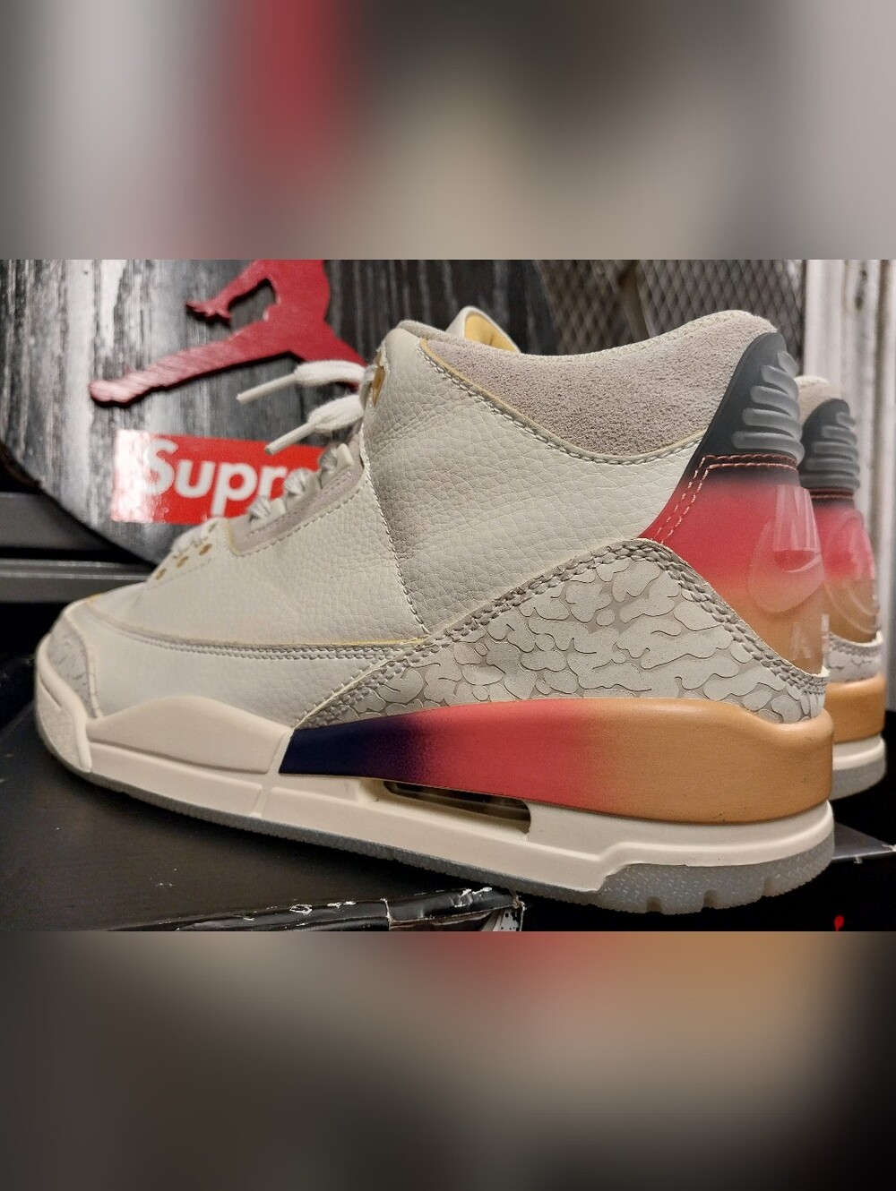 Retro Jordan 3 J. Balvin Medellin Sunset Size 11